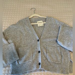 Abercrombie and Fitch v neck cardigan xs